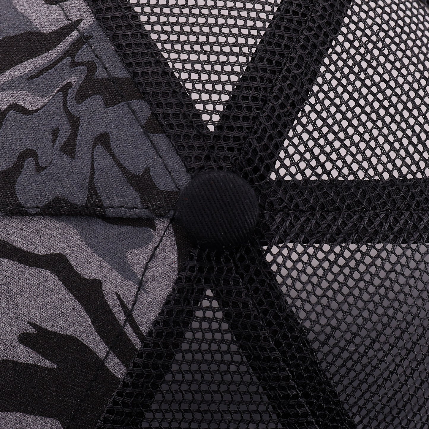 Gorra Trucker Oficial de la Selección de Ecuador "Camuflaje Urbano" – Gris y Negro