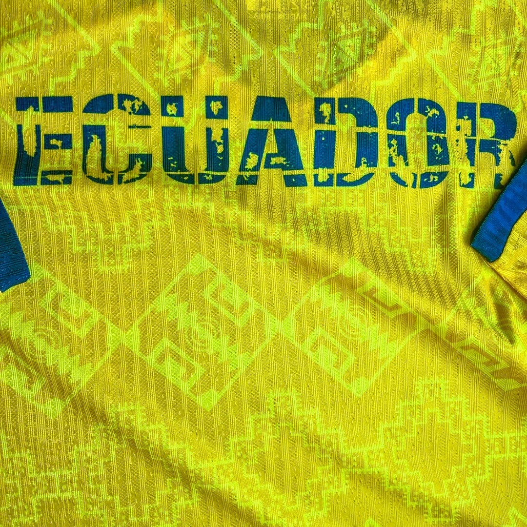 Camiseta Ecuador Edicion Fanatico Escudo FEF Retro