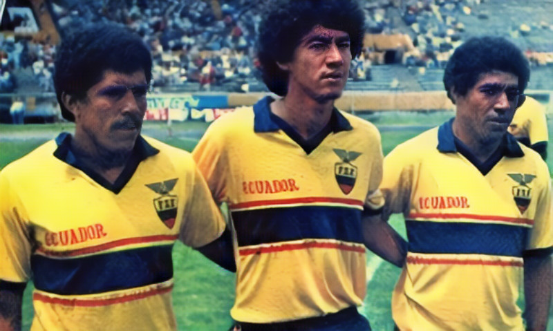 Camiseta Retro de la Selección Ecuatoriana de Fútbol Oficial 1983