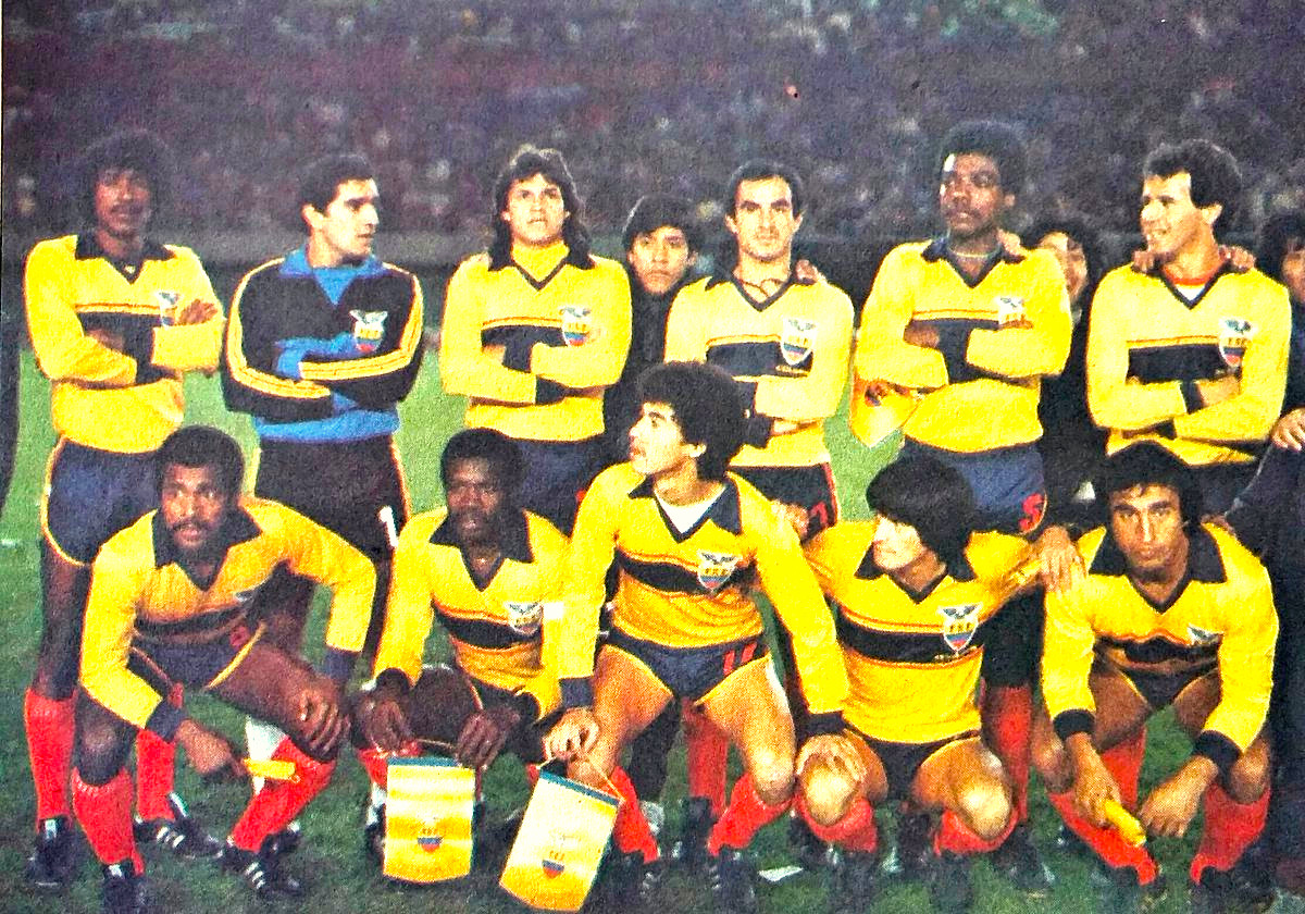 Camiseta Retro de la Selección Ecuatoriana de Fútbol Oficial 1983